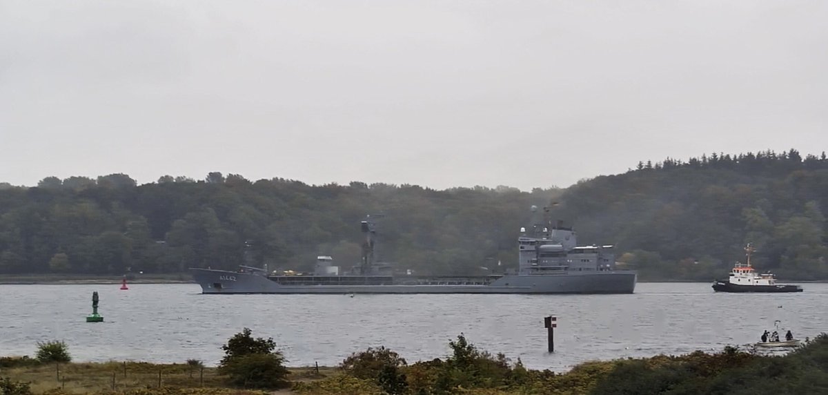 WarshipCam's tweet photo. German Navy Rhon-class replenishment oiler FGS Spessart (A1442) leaving Kiel, Germany - September 29, 2022 #fgsspessart #a1442 https://t.co/zp2azySZKJ
