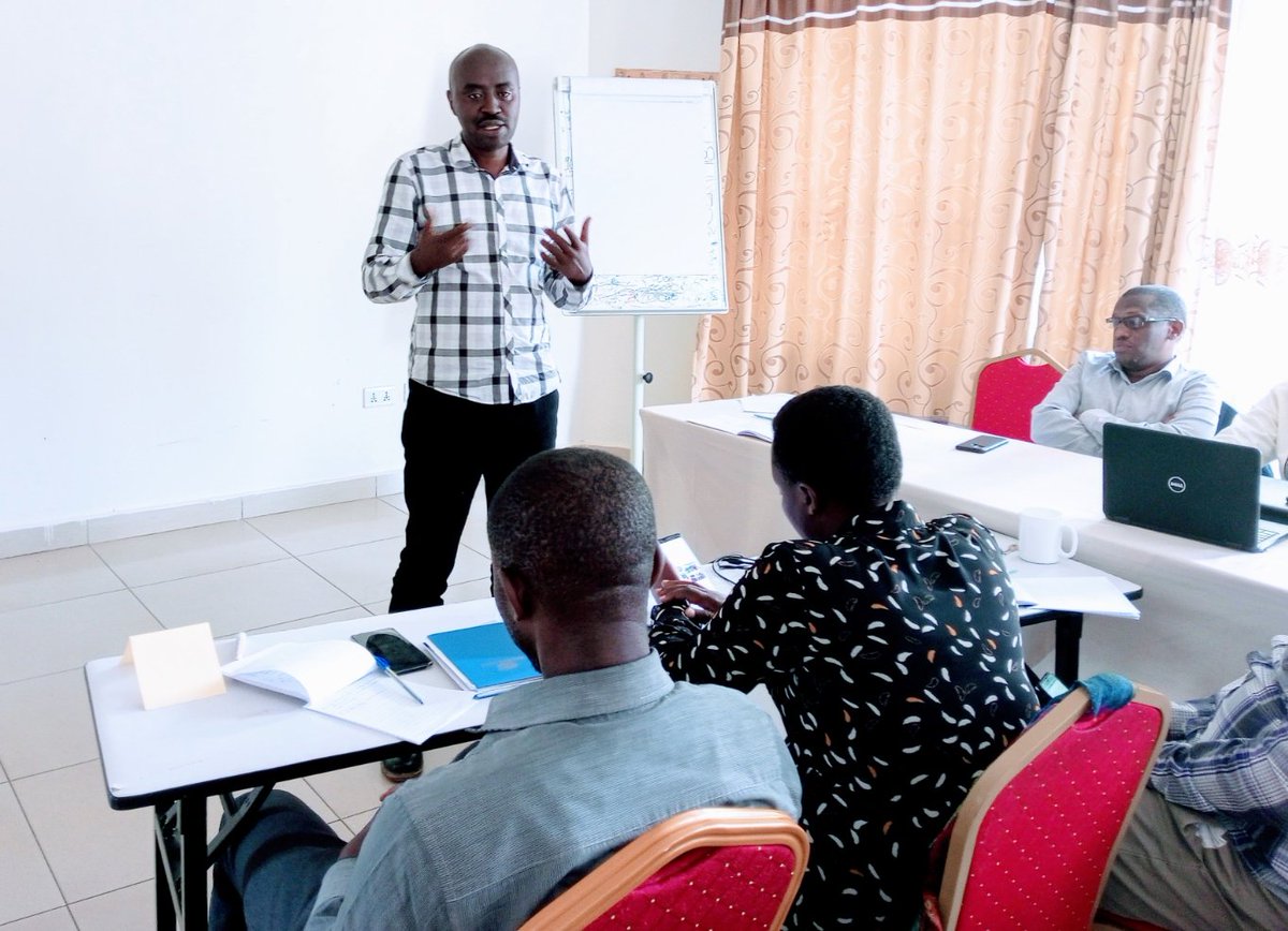 NyanzaDistrict's tweet photo. Ku bufatanye na @Water4People_RW mu mushinga Isoko y'Ubuzima, kuri Hotel Heritage hari gusozwa amahugurwa y'iminsi 3 ku miyoborere idaheza no kubahiriza ihame ry'uburinganire. Aya mahugurwa akaba ari gusozwa ku mugaragaro na Visi Meya @P_Kajyambere @Erasmen https://t.co/WB56fAM5sk