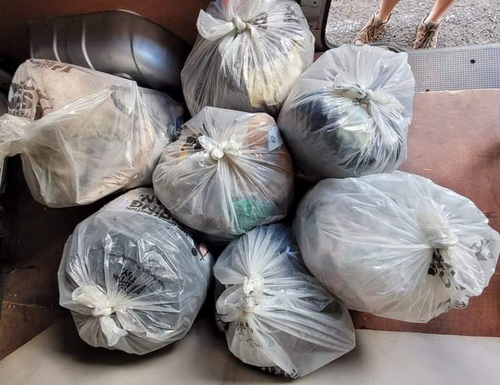 CoopDarin's tweet photo. Great Big Green Week.
It was great to meet up with the litter pickers at Timmergreens and hand over various refreshments for them to enjoy after their hard work.. 
Ian Wren does a great job organising this most Saturdays of the year.. 
#itswhatwedo
#GreatBigGreenWeek https://t.co/JOsSogUcop