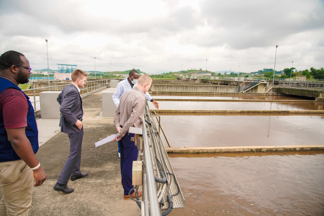 WHONigeria's tweet photo. Environmental surveillance is an important aspect of #polio eradication &amp; today the teams from  @WHO and @KfW_int visited WUPA Waste Treatment Plant, Abuja &amp; was briefed on how the environmental surveillance platform is a catalyst for disease detection &amp; national health security https://t.co/pXrSShSx66