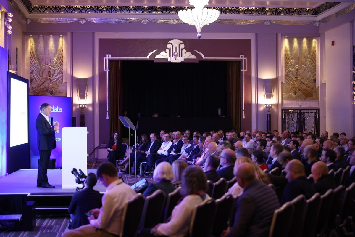 storytile's tweet photo. Mission possible for Teradata and storytile: Today on our #liveblog from London! All about the economic outlook, the future of data analysis and more in Teradata’s Possible Event, find more here: https://t.co/N9JlC1U6dD

#storytileworldwide https://t.co/vKZcSYDBOQ