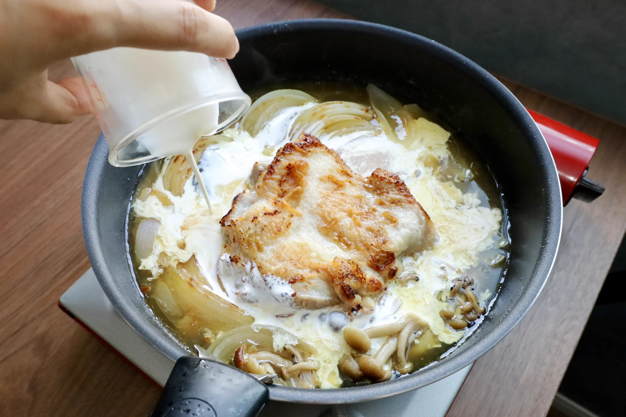 肌寒い季節に♪パスタにもご飯にも合うオシャレで美味しい『クリーム煮』