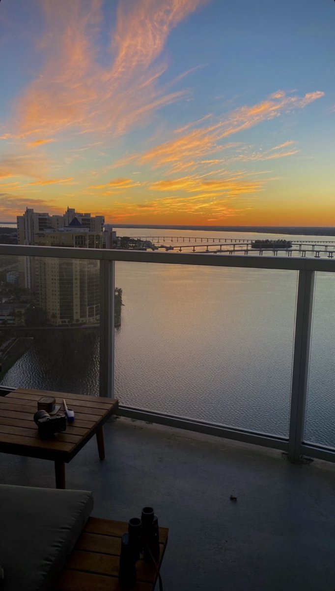 TevinWooten's tweet photo. Before and photos in Southwest Florida as #Ian’s major storm surge rushed in.

H/T: @chrisredreports IG https://t.co/Of309WaMwq