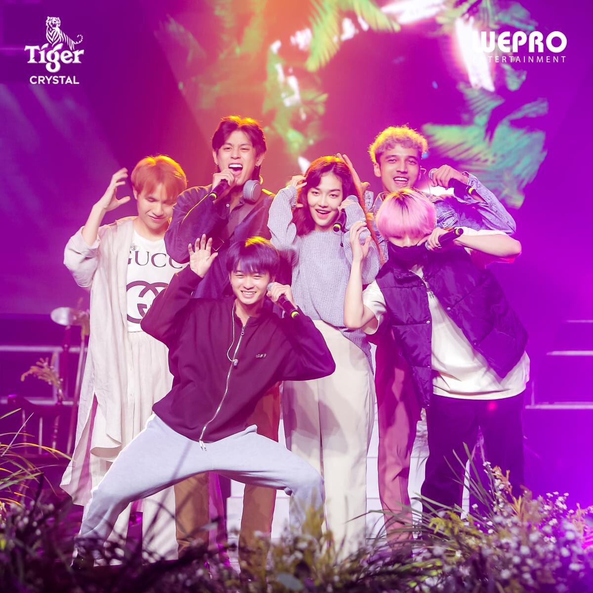 votefor5_fp's tweet photo. Some rehearsal pictures of the teams and guest artists in EP. 8 - #VoteForFive
Watch episode at:
⏰ 7 P.M (GMT+7) - September 29, 2022 on FPT PLAY app: https://t.co/1GkBDIwIdV
⏰ 8 P.M at Vote For Five Official channel on Youtube
#Vote45 #WePro_Entertainment https://t.co/Gi7MzYnasz