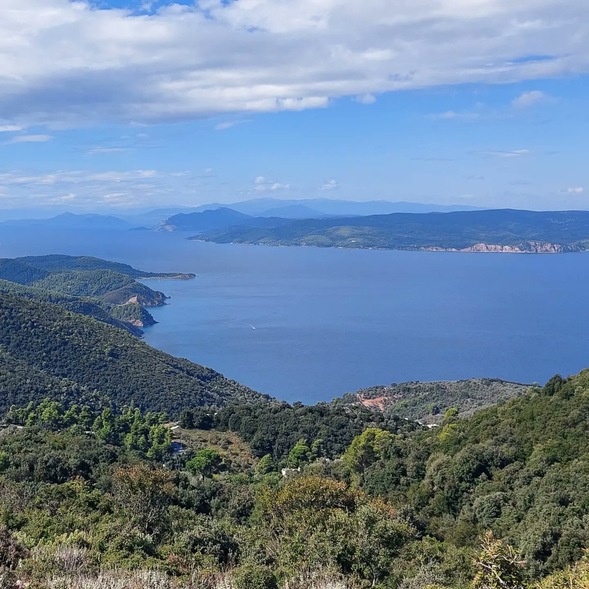 TrailWonderer's tweet image. Its my last day at the #WorldTrailsConference organised by @WorldTrailsNet.Naturally I was curious to see what the island trails network has to offer.The Mayor of Skiathos was delighted to showcase the trails routes in the area.This network bring new opportunities for tourists.