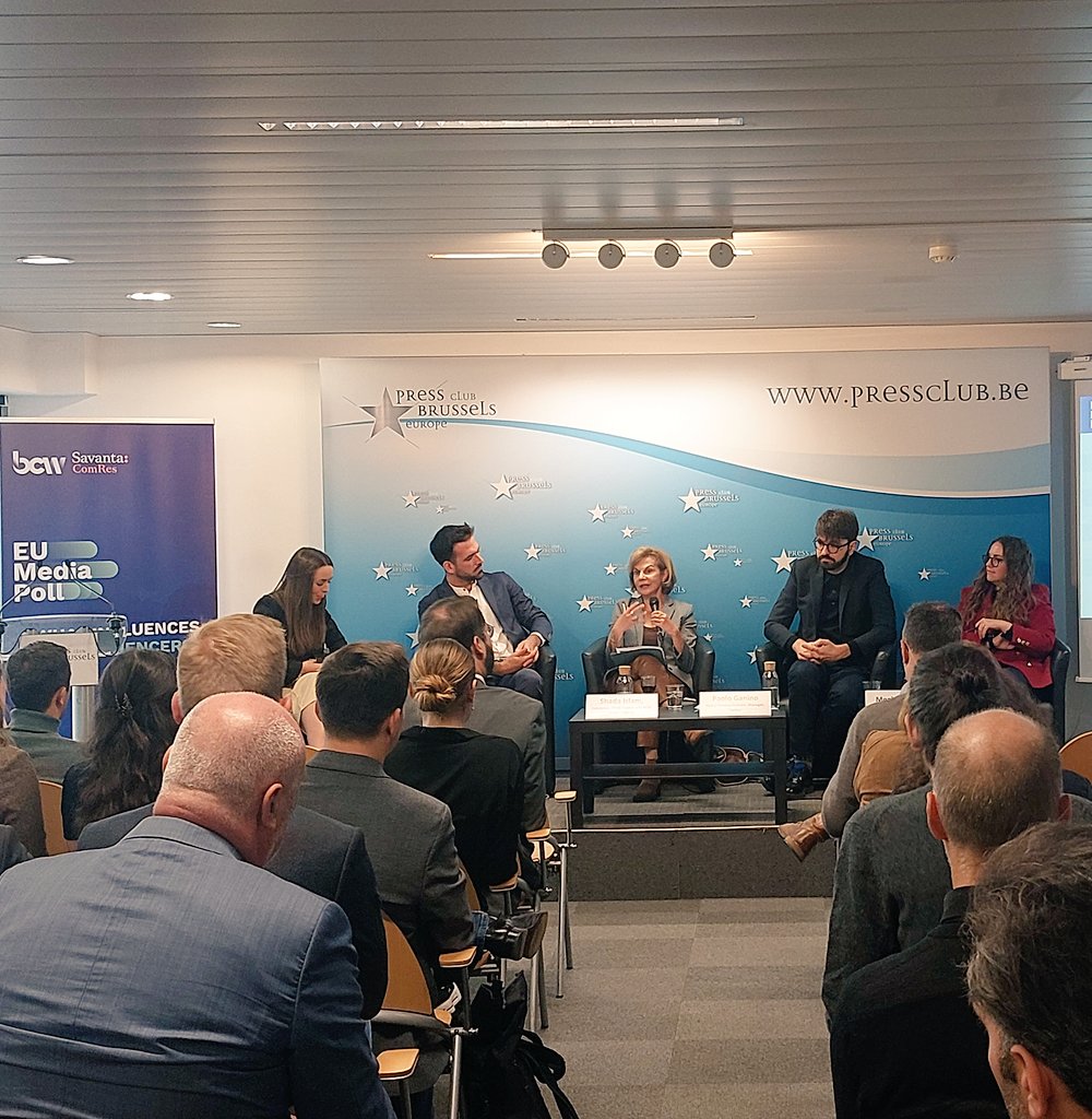 nevavu's tweet photo. Packed house for the 2022 release of the #EUmediapoll in #Brussels , the "most transparent capital in the world" as one of our speakers feels @HankeVela from @POLITICOEurope

🏠
@BCWBrussels 
@PressClubBXLEU https://t.co/kQRXI9aOOW