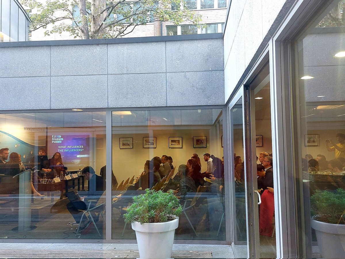 Packed house for the 2022 release of the #EUmediapoll in #Brussels , the "most transparent capital in the world" as one of our speakers feels <a href="/HankeVela/">Jakob Hanke Vela</a> from <a href="/POLITICOEurope/">POLITICOEurope</a>

🏠
@BCWBrussels 
<a href="/PressClubBXLEU/">Press Club Brussels Europe</a>