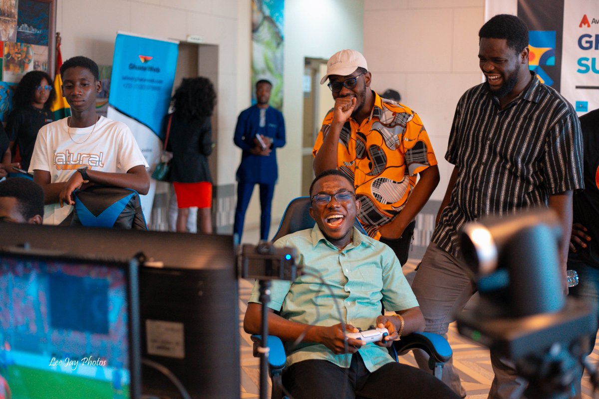 gyamfi_lee's tweet photo. #Tbt #throwbackthursday 

@gyaigyimii and @SneakerNyame_ gamed themselves at the Ghana Bloggers Summit. Guess who got beat 

Photos by: @Gyamfilee 
#leejayphotos #gbs2022 #supportabusiness https://t.co/2eQpvuXTV8