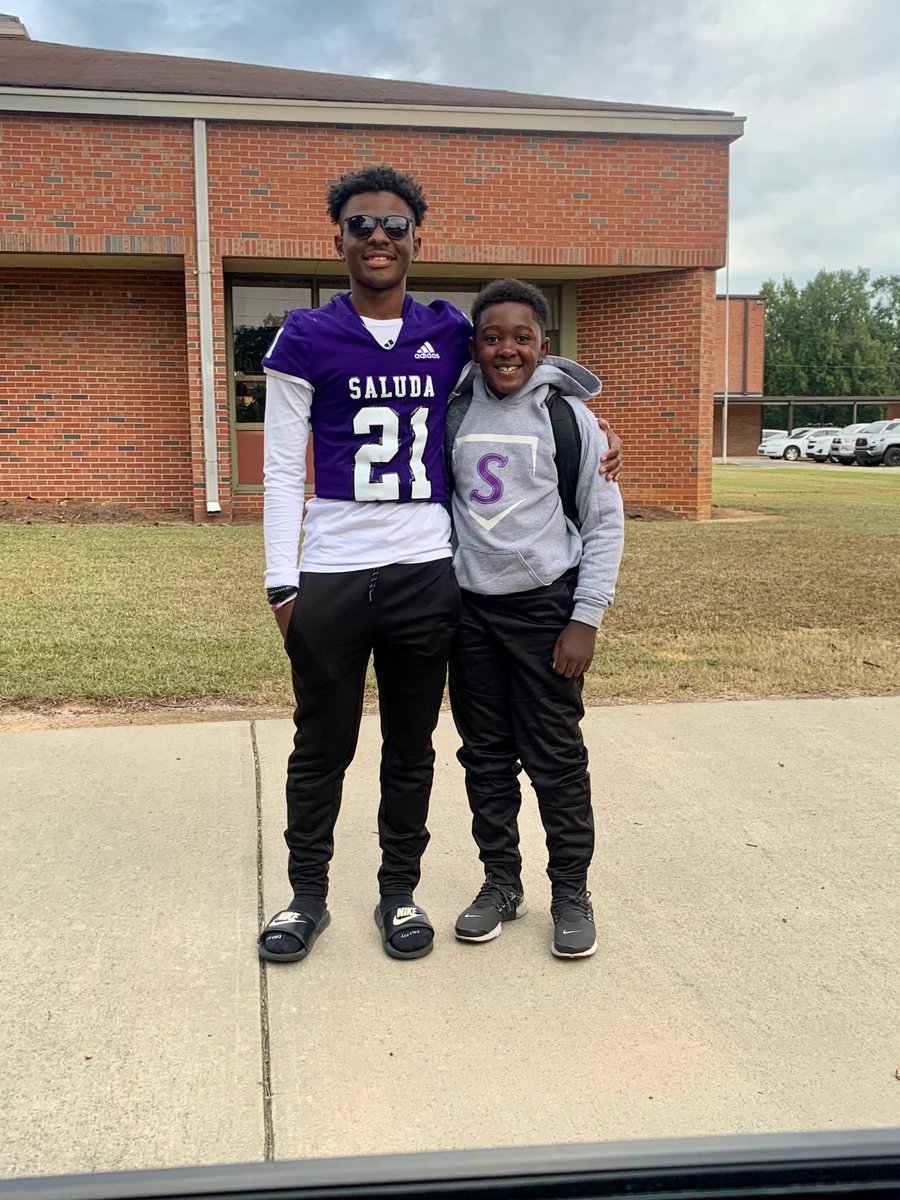 ymoore03's tweet photo. 🏈 It’s Game Day! @saludaschools @SaludaFootball @SaludaHigh @SESPride 🏈 https://t.co/LU0oIgkZOh