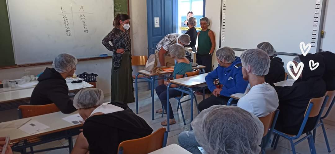 Toniaef1's tweet photo. 2ο Φεστιβάλ Γρίφων (22-25/9/2022, Καστελλόριζο). Στο πλαίσιο επικοινωνίας της Επιστήμης #sciencecommunication #scienceforsociety, το Ελληνικό Ινστιτούτο Παστέρ συμμετείχε με τη δράση "CSI: εξιχνίαση ενός εγκλήματος με τη βοήθεια της επιστήμης" https://t.co/RvGiNe8L1O