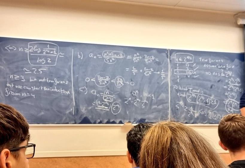 unaiimts's tweet photo. Bach: el limite cuando n tiende a infinito de n/2^n es 0
Uni: ...🔪
#Calculo1 https://t.co/hyhOWkM063