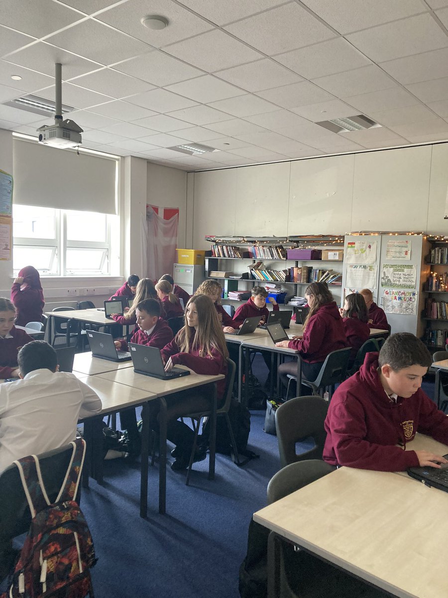 S1 working on Elizabethan Weights and Measures for @mathsweekscot learning about #numeracy from Shakespeare’s time. <a href="/SMHSMathematics/">St Modan's Maths</a> <a href="/StModansHS/">St Modan’s High School</a>