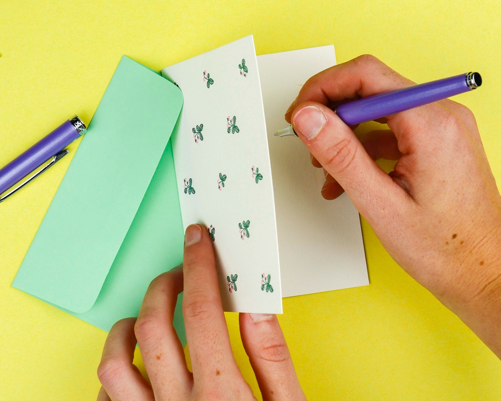 recessshop's tweet photo. Jot a note to your nearest and dearest with a gorgeous card from Shorthand Press! Their cards are perfect for any occasion, and are sure to brighten the recipients day 💌
#shorthandpress #cards #snailmail #penpals #greetingcards #madeinLA #recessshop #recessshopyyc #penstopaper https://t.co/8qpCOTfTJe