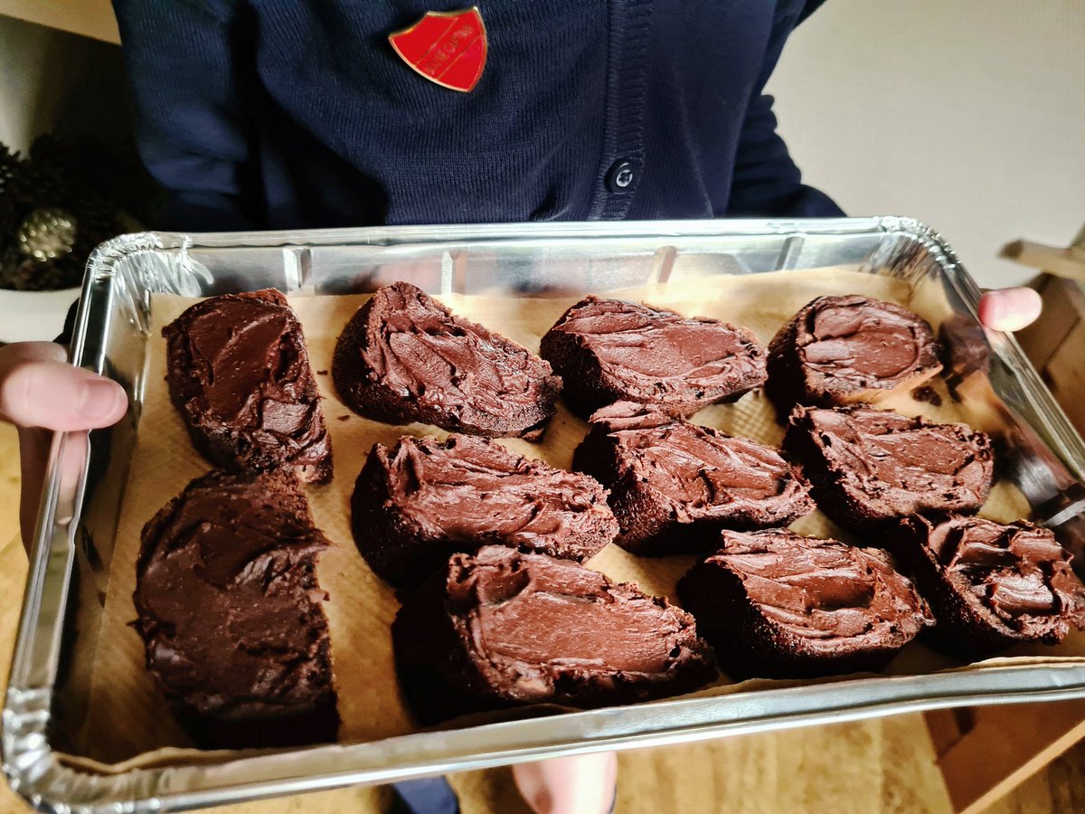 ooh_itsleanneb's tweet photo. Our little baker, this morning 😍😋

@MorayPS @P7B_Moray https://t.co/nI03saf7P0