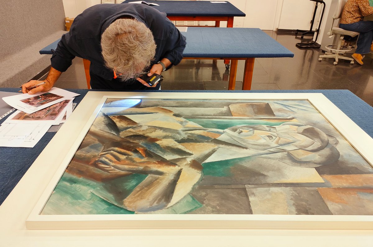 RestauraThyssen's tweet photo. 150 piezas forman la nueva expo "Picasso/Chanel" en @MuseoThyssen.
150 Informes de Condición hemos realizado los restauradores entre dibujos, fotografías, lienzos, textil, objetos o arqueología.
Os enseñamos unas imágenes donde se recogen ese trabajo y un tuit más de vestidos ⬇️ https://t.co/5OfyY8439l