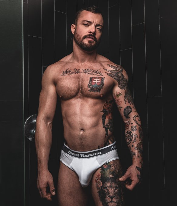 1 pic. One Sexy Pup - @pupkuddles? by @PaulJamnicky ?
Check out the full series on our O/F ?
.
@bulgespotter