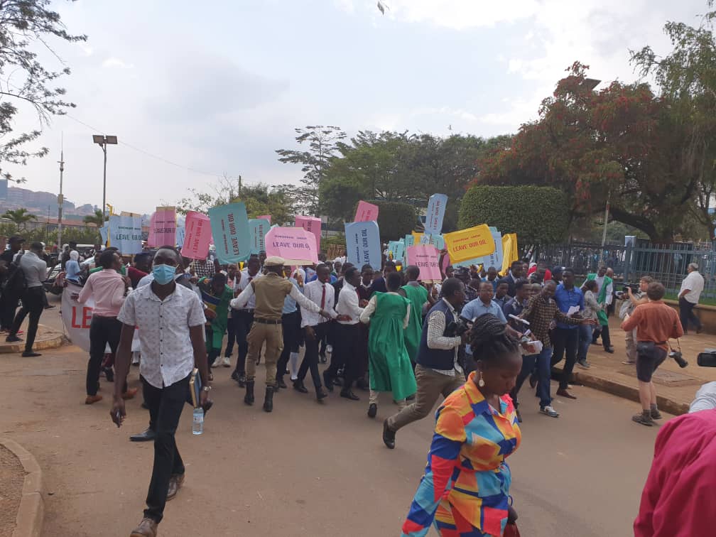 RealDjLennon1's tweet photo. EU's decision to block the construction of the East African Crude Oil pipeline (EACOP) is uncalled for!
It's clearly a serious threat to students who have hope in pursuing careers in the Petroleum industry.
#StudentsSupportEACOP https://t.co/oDZPDEPqvM