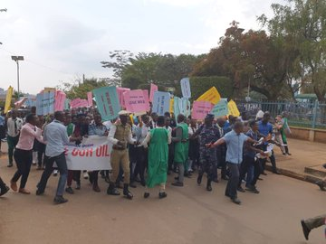 RealDjLennon1's tweet photo. EU's decision to block the construction of the East African Crude Oil pipeline (EACOP) is uncalled for!
It's clearly a serious threat to students who have hope in pursuing careers in the Petroleum industry.
#StudentsSupportEACOP https://t.co/oDZPDEPqvM