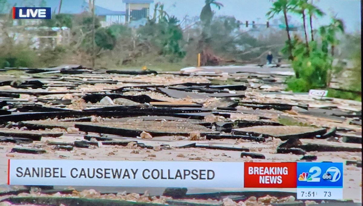 bradleyp29's tweet photo. Unbelievable.  I hope Sanibel Island is still there.  Prayers for the entire area.  #Sanibel https://t.co/kzPzeXeTv3