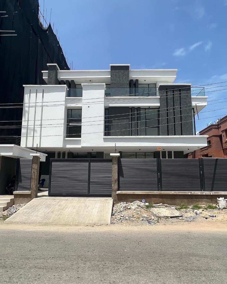 Tominsin_Joseph's tweet photo. FOR SALE🏡
LUXURY BUILT 5 BEDROOM FULLY DETACHED DUPLEX WITH A ROOM BQ, SWIMMING POOL AND ELEVATOR
PRICE: 970 Million Naira
📍 : Ikoyi, Lagos
Tel: +2348161643435
#trends #propertyman
#realestate #realtorinlagos #nigerianproperty #lagospropertyforsale #nigerianinvestors https://t.co/xW5Fz17siA