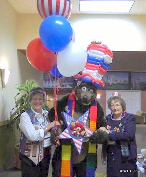 THE_BJBUTTONS's tweet photo. #FursuitFriday #fursuiteveryday #FWPhotocontest Waldolf & friends @ The #TeddyBearJubilee in KC a few years ago @FursuitersWorld https://t.co/JbinYz1JRV