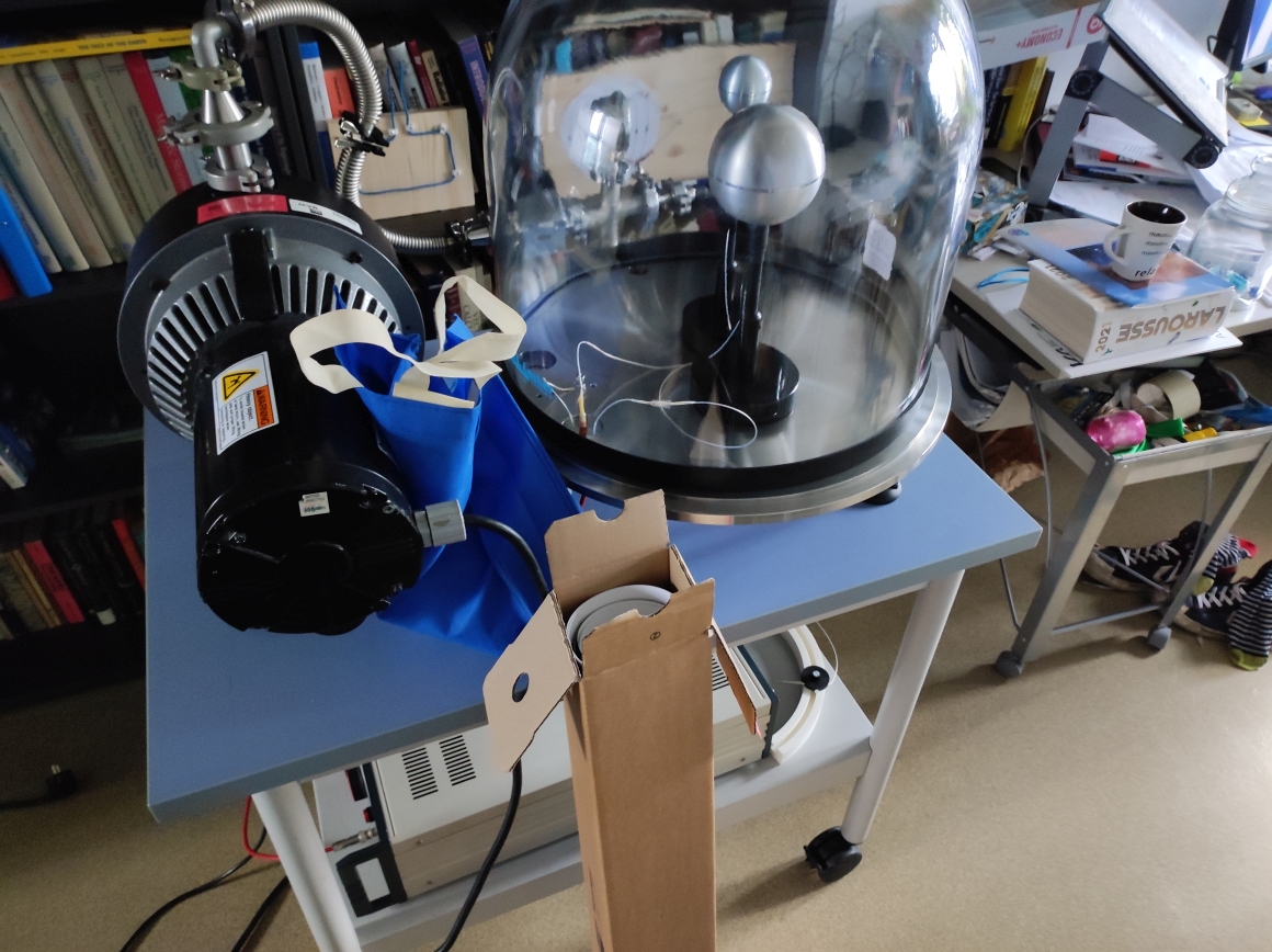 tusenfem's tweet photo. Getting ready for the @exploREsearchAT in the #MAK, where @IWF_oeaw of the @oeaw will show how the #AuroraBorealis is created, including our new #Planeterrella. Dr. Daniel Schmid and I will try to answer all the questions.
Friday from 1500 to 2400. https://t.co/zgNU5gulua