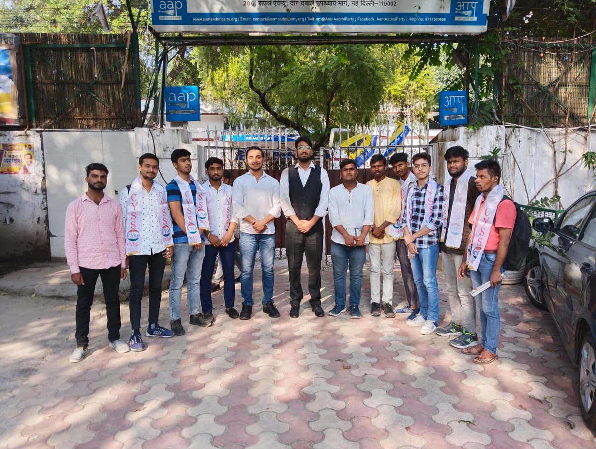 Cyss_AAP's tweet photo. CYSS दिल्ली के संघर्षों से प्रभावित होकर ज़ाकिर हुसैन दिल्ली कॉलेज (संध्या) के कई छात्र नेताओं ने ABVP और NSUI जैसे संगठनों को छोड़ कर CYSS की सदस्यता ली, आप सभी को भविष्य के लिए हार्दिक शुभकामनाएं।  #cyss #joincyss https://t.co/co9aqkaVrP