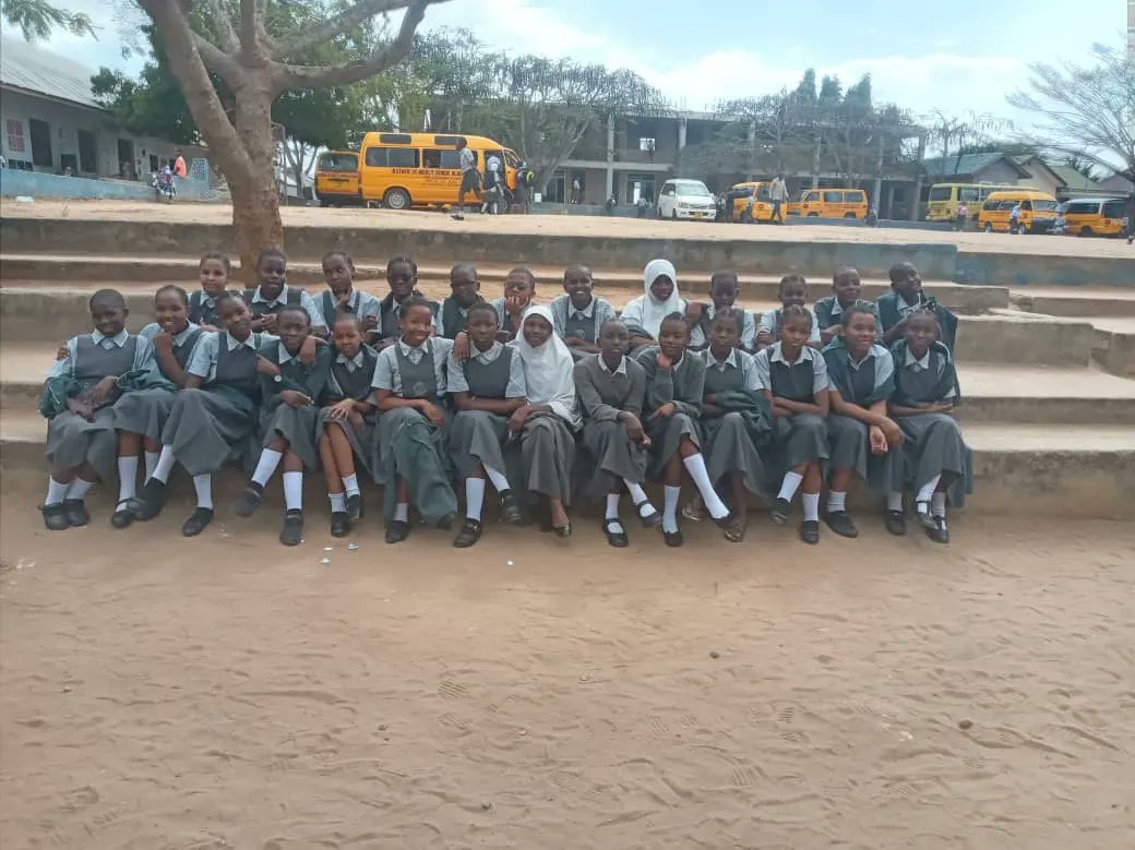 MotherofMercy20's tweet photo. We have  seen you work hard to conquer every challenge thrown your way. All your legitimate fears, you’ve brought them to nothing. This is why, We have full confidence that your final exams will give you the results you need. Best of luck Grade Seven 2022
#momgradeseven2022 https://t.co/zZN0GCh5e6