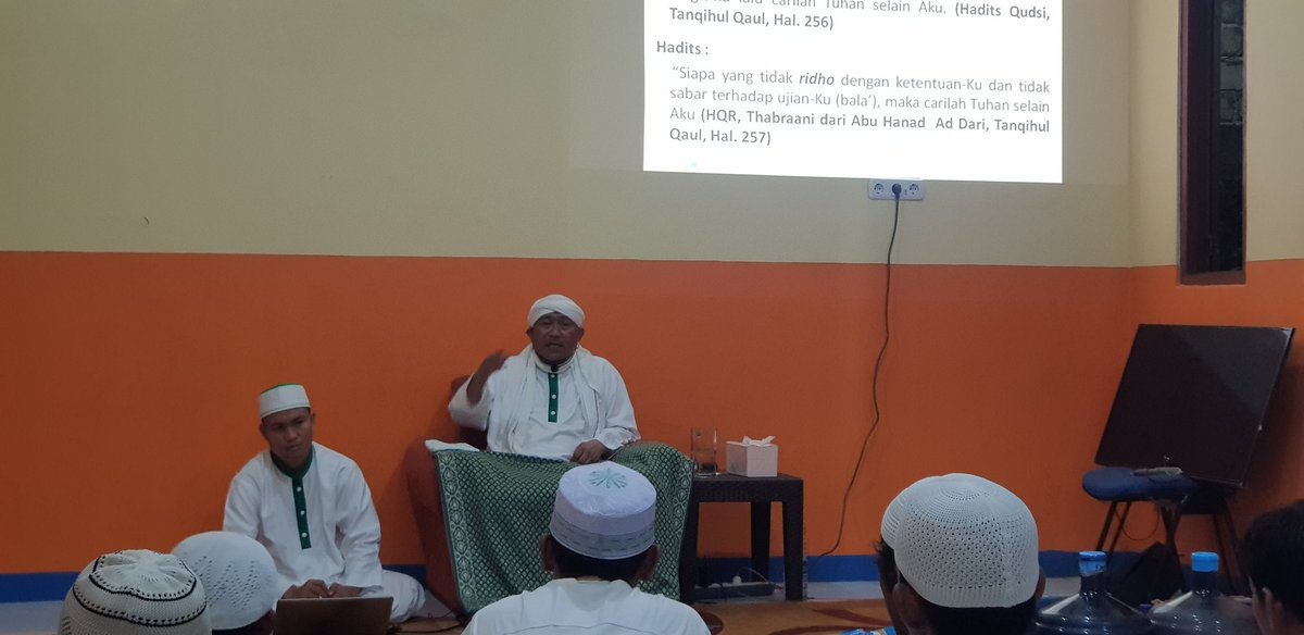 linurulinsan's tweet photo. Pengajian/Majelis Ilmu Laduna Ilma NI ke-4 bertepatan dengan 3 Rabiul Awal 1444H, malam terakhir majelis ilmu yang disampaikan oleh imam Sukron dalam agenda menjalin hubungan silaturahim jamaah Laduna Ilma NI yang berpusat di Sumberker kec. Samofa kab. Biak Numfor Prov. Papua https://t.co/zbGpVsReWI