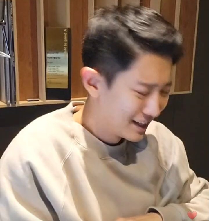 HIS SMILE 
#찬열아_우리_라이브로_만나
#ChanyeolLiveOnIG