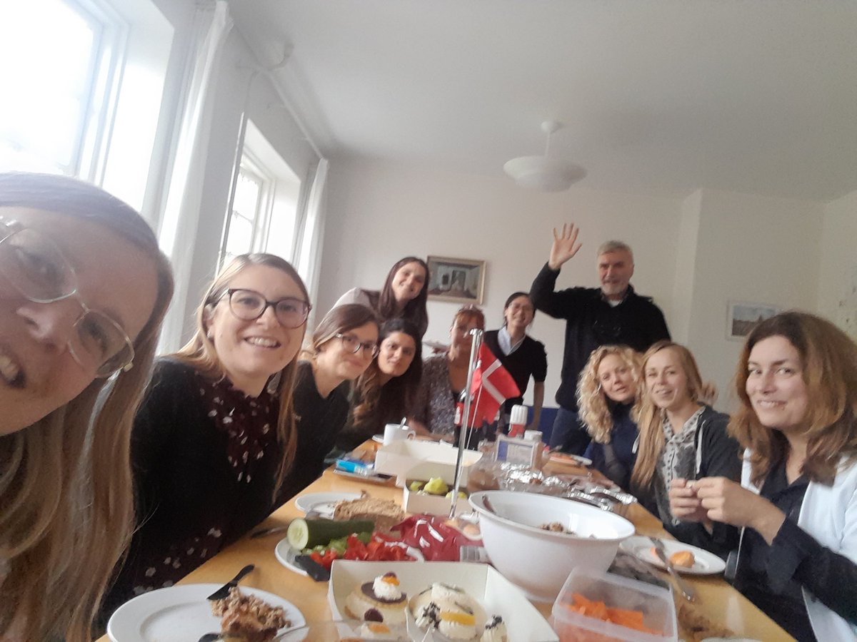 FiladelfiaGene1's tweet photo. Farewell lunch for @Vivian_WY_Liao and @AleRossiNeuro ๐คฉ
It has been a great pleasure having you in the dept. ๐ค
Ale and Vivi have been super productive ๐ช. Watch out for their upcoming papers on #GABRA1, #GABRG2, #SYNGAP1, #POU3F3 โผ๏ธ
๐ฎ๐น๐ฆ๐บ๐ฉ๐ฐ dream team ๐ช
#FriendsInScience ๐ https://t.co/52KMBLBSkk
