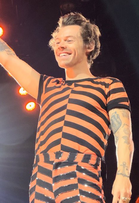 qualityharrys's tweet photo. @daylightkayxo our Halloween king 🎃 https://t.co/U5ZkpjX1Ig