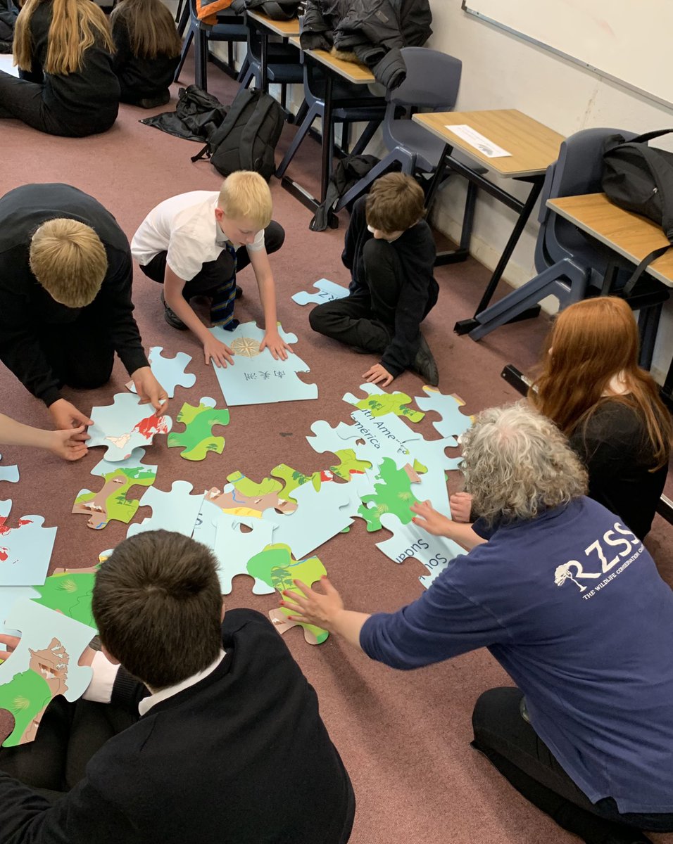 MflMintlaw's tweet photo. S1 pupils really enjoyed learning about vulnerable animal species in Mandarin and Spanish today! 🐼🎋Massive thank you to @Sandie_Robb from @rzss for delivering this interactive session as part of our European Day of Languages Week! 👏🏼🇪🇸🇨🇳 #europeandayoflanguages #beyondthepanda https://t.co/aQ9n6GixgS
