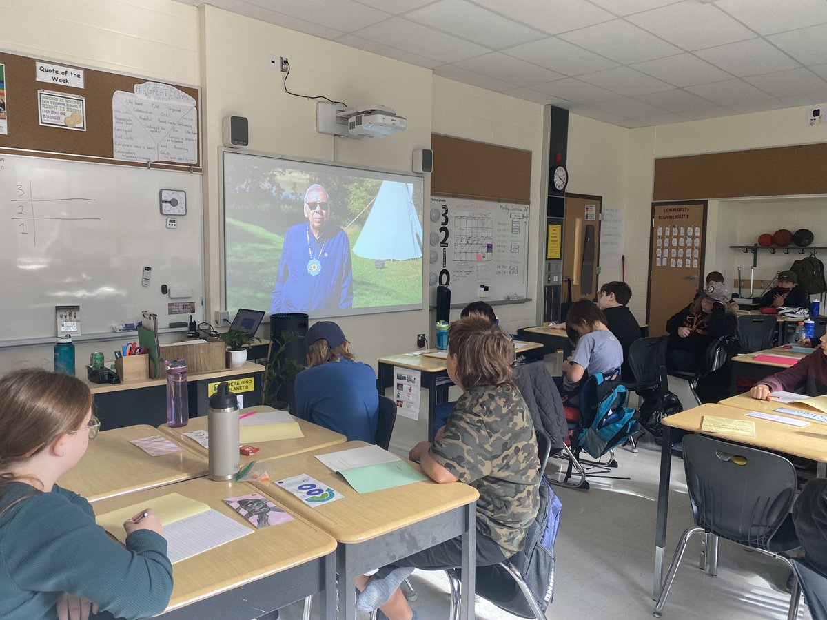 Queen Elizabeth PS tweet media