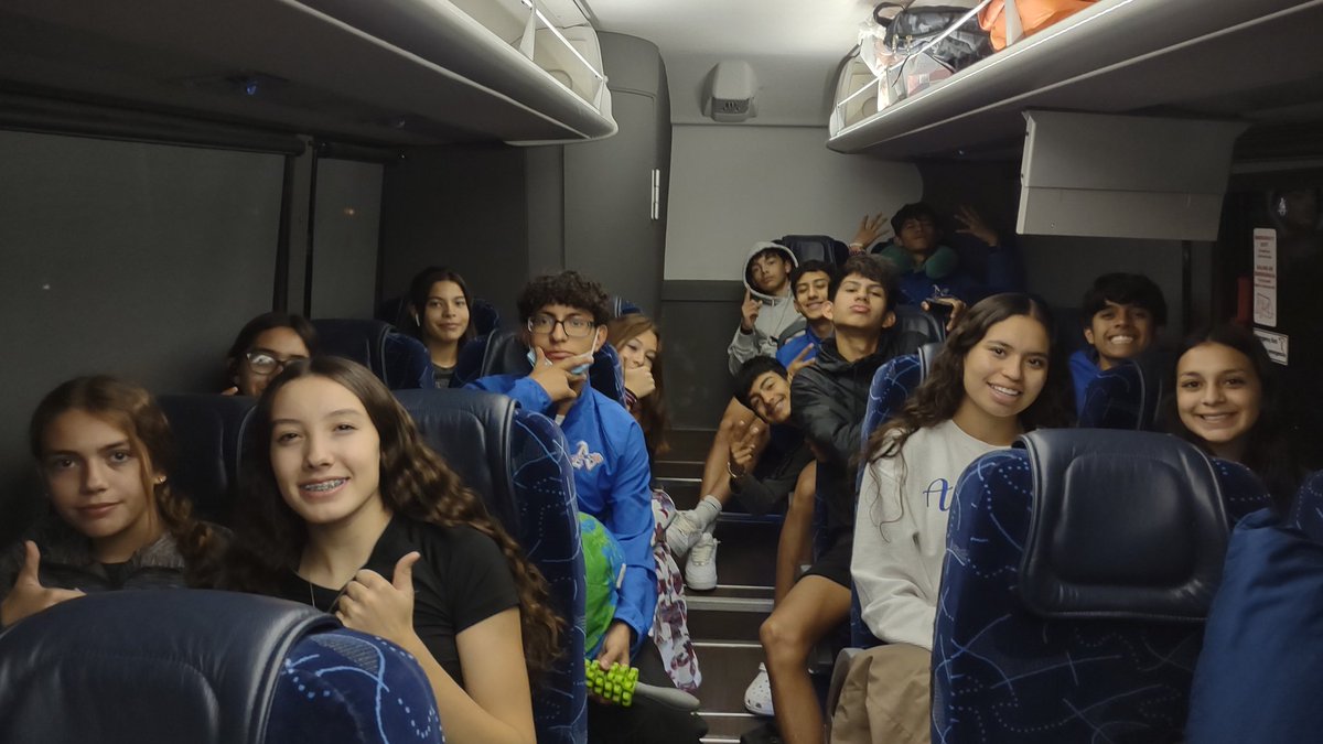 VRuiz_AHS's tweet photo. Houston Bound. Nike South XC Meet at the Woodlands. Americas XC. With Coach Lucero. #blazernation #teamsisd https://t.co/ELb5FeZ6BH