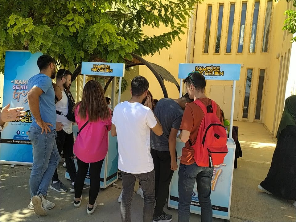 uniak_mardin's tweet photo. Standımızın 4. Günü Hız Kesmeden devam ediyoruz🚀💥

  Gençler dik durdukça bizi kimse yolumuzdan çeviremeyecektir🚀✨

#kampüsseninevin 
#kampüsseninlegüzel https://t.co/HgXa3n9cA6