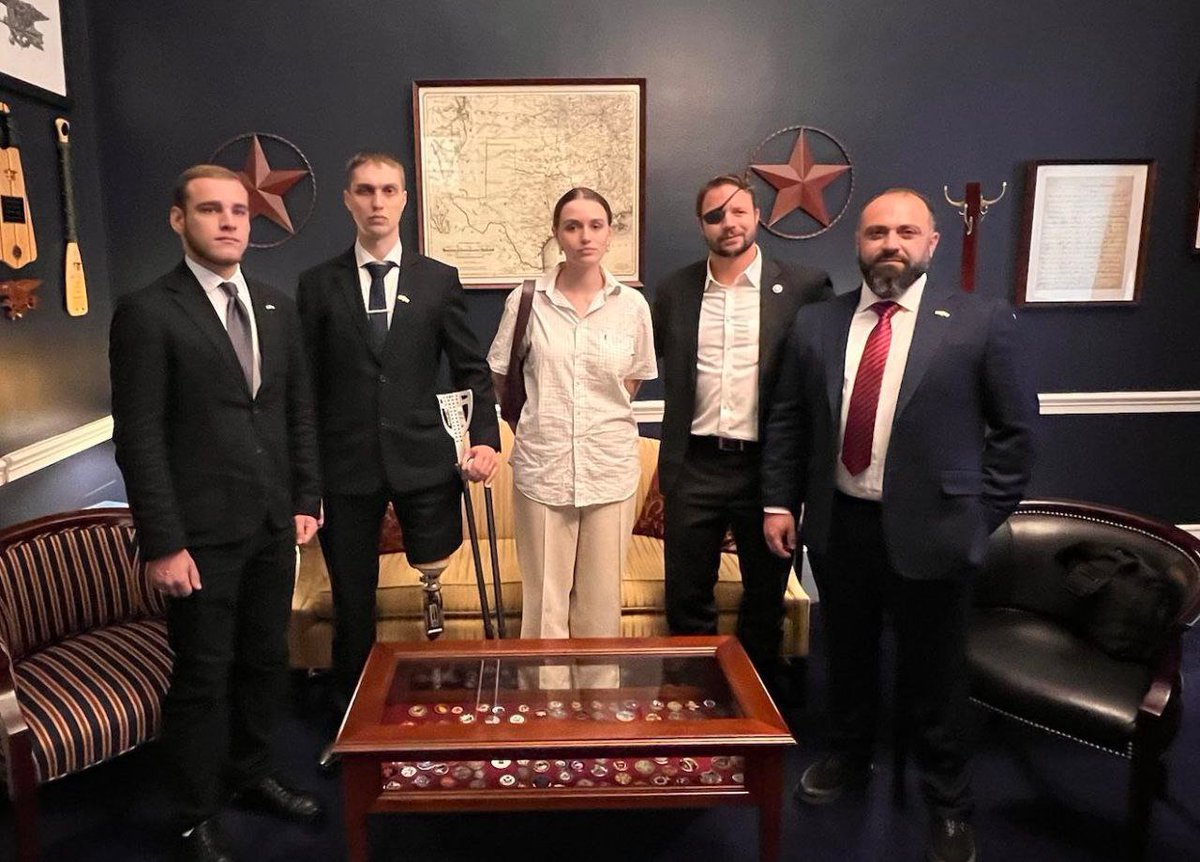 Representatives of the Nazi Azov movement in Ukraine are visiting US meeting congressmen in Washington, Detroit and others
One of three Azov Regiment veterans who were in the besieged Azovstal in Mariupol is Vladislav Zhayvoronok who lost a leg is wearing Nazi uniform
#Ukraine