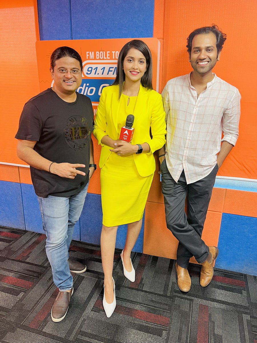 anchorjiya's tweet photo. Day went well !! Must watch #namastebharat (6am to 9am) tomorrow to know about the “halla” jo is waqt #delhi me ho raha hai !!! with @rjaadi13 @RjHarii only on @ABPNews @radiocityindia #RamLeela #navratri2022 https://t.co/MpB9ZsvfXf