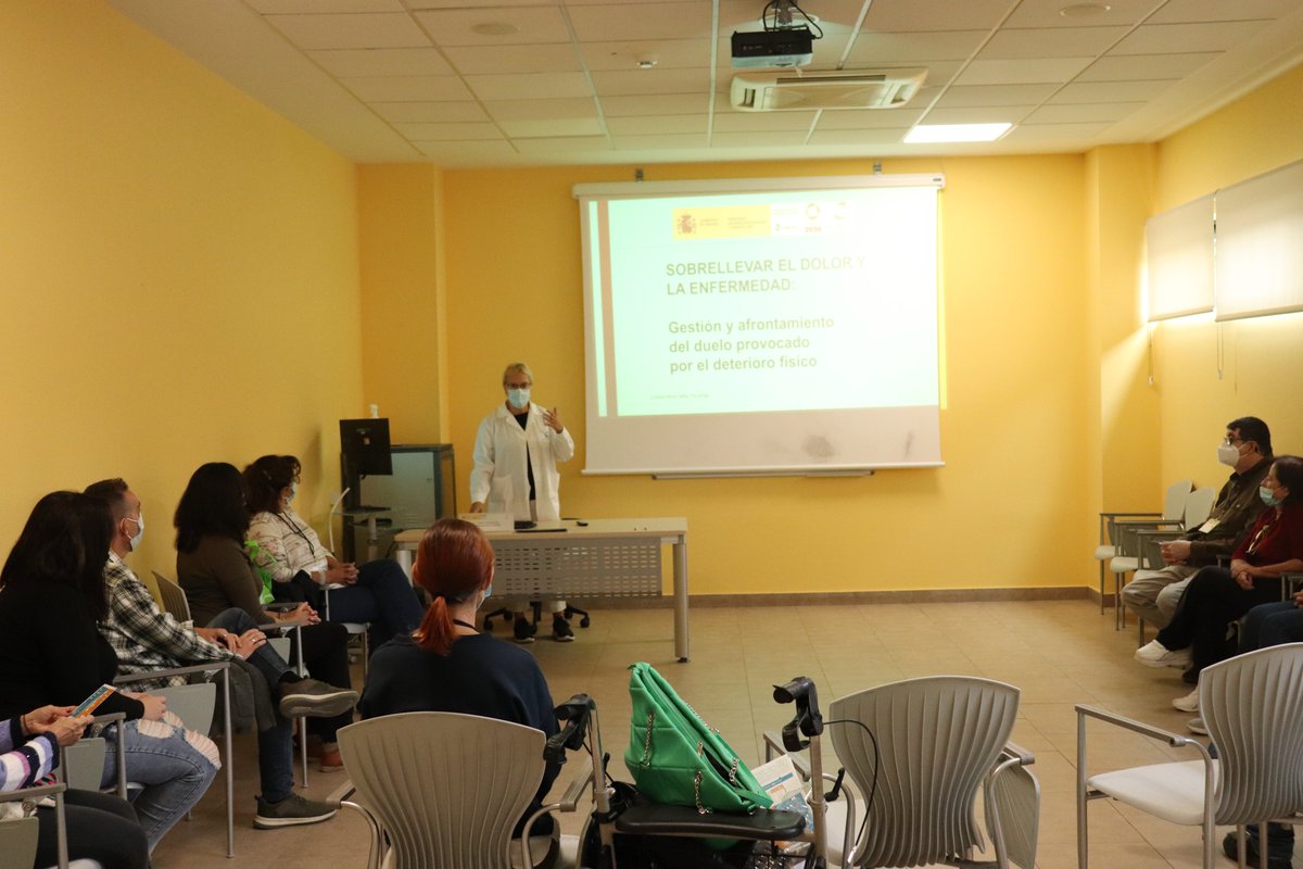 CentroCREER's tweet photo. Participantes en las I Jornadas Iberoamericanas de los Trastornos Hereditarios del Tejido Conectivo de @CentroCREER @Imserso #THTC2022
Inauguración, conferencias, actividades de convivencia y hoy, talleres de fisioterapia y psicología con profesionales del Centro #EncuentrosCREER https://t.co/t4Uli6Wh6N