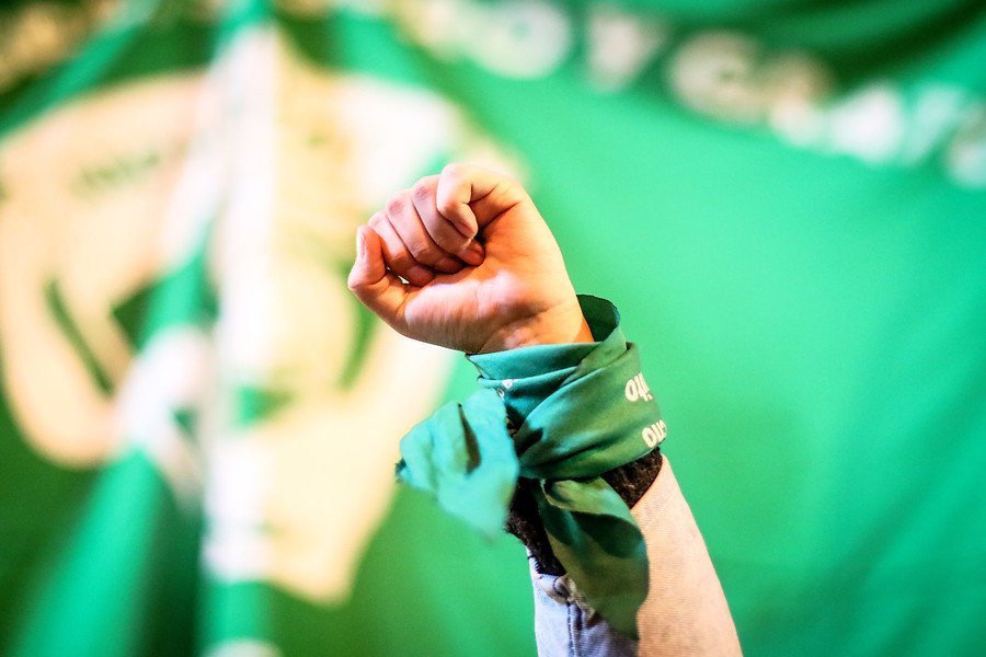 Frente a los dichos del diputado sobre la violación y el aborto y proyecto de aumentar penas para quienes abortan.
Decimos fuerte y claro #AbortoLegalYa 
No nos van a callar ni amedrentar
Ley 21.030 es un mínimo en la construcción de plena ciudadanía para mujeres
<a href="/totiorellanag/">Antonia Orellana (ella/she)</a>