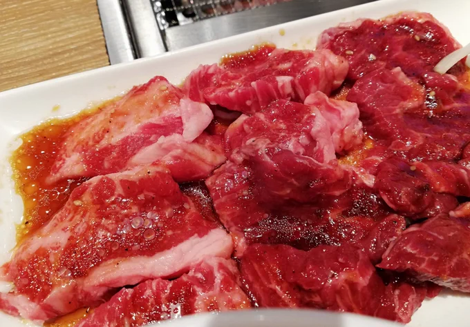 ひさびさに肉の日に肉食べた 