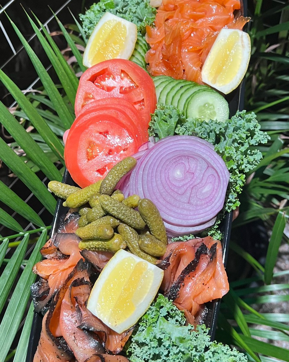 One small part of The “Oy Vey” Platter for your break the fast gathering! Wait til you see the rest of it 🤤 

Get your order in today! #YomKippur #delicious
theborschtbelt.com/platters/