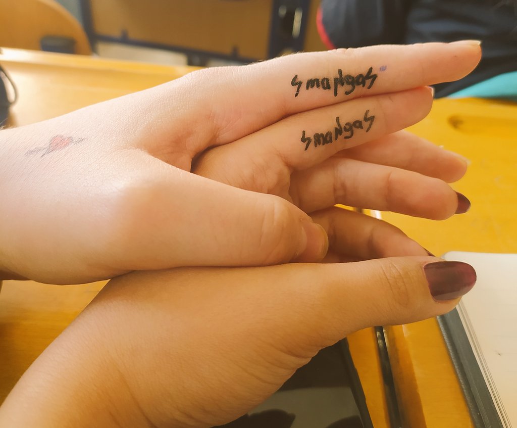 Bizim deliyle gelecekteki dövmemizin taslağı 🤙🏻