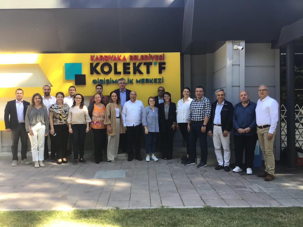 İzmir Karşıyaka Belediyesinin desteğiyle İzmir Karşıyaka Kolektif Girişimcilik Merkezinde gerçekleştirilen konferansa bizzat katılarak bizleri onurlandıran Karşıyaka Belediye Başkanı Sn.Dr. Cemil Tugay’a ve Başkan Yardımcısı Saadet Çağlın’a teşekkürlerimizi sunarız.