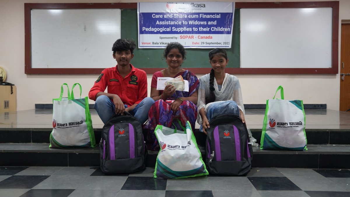 balavikasa_ngo's tweet photo. As part of the #WidowSponsorshipProgram initiated by @SoparBalaVikasa with the support of many generous #Canadian donors, we provided #Financial Assistance, #grocerykits and #stationery supplies to over 150 rural poor young #widows and their children at an event organized today. https://t.co/oNfOdSu1Zh