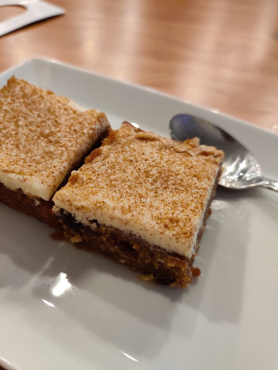 Nice chickpea and kale curry at #ScotSoft 2022 lunch! 🍛😋

And got a vegan version of the carrot cake too 🍰😍