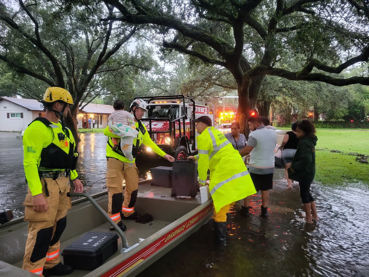 OCFireRescue's tweet photo. Water rescues continue throughout @OrangeCoFL. https://t.co/MRfwWtsahg