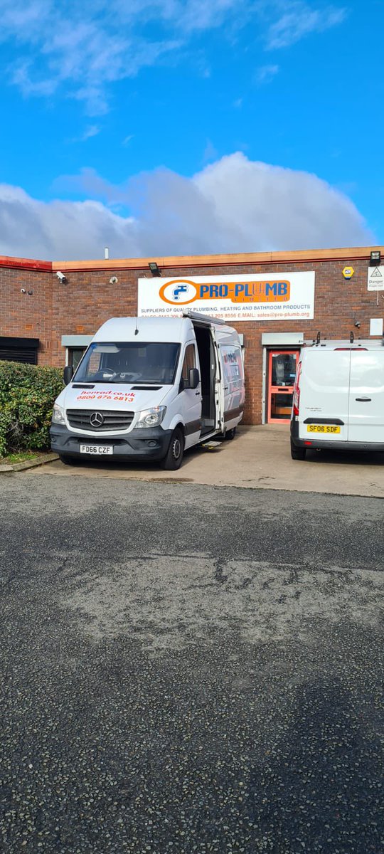 Stelrad's tweet photo. Keep an eye out for our training van in @ProplumbDirect in Leeds today. Drop by for a chat about Henrad and our Loyalty Club.

@StelradNorthC 

#heating #installing #plumber #radiator #diy #designer #renovation https://t.co/BAM7dW14jT