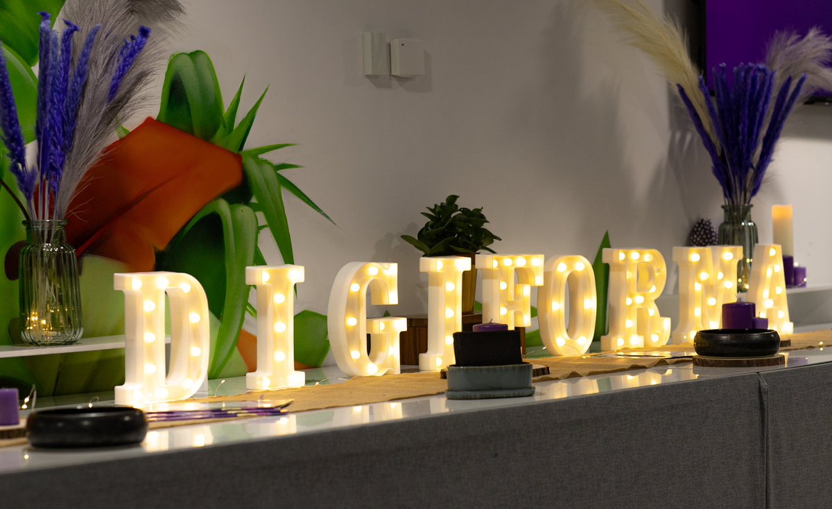 digiforma's tweet photo. #LeRooftopDigiforma2022 : c'est parti ! 
Au programme : des conférences et des rencontres avec nos clients toute la journée 😍
Découvrez la journée via nos stories Instagram : https://t.co/5B9eKq0nlX https://t.co/UYHZIuz1lG