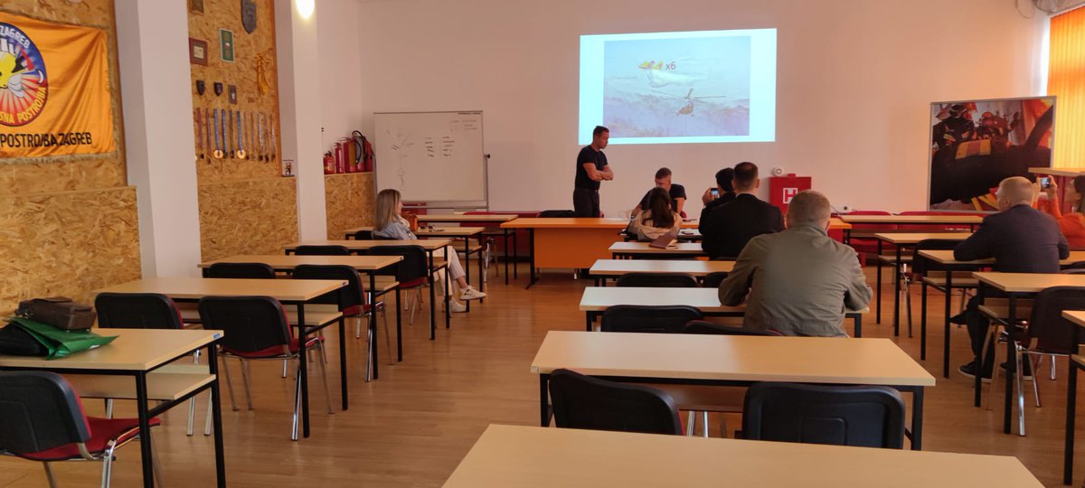 Faceproject2's tweet photo. 🧯🧑‍🚒🚒By visiting Zagreb Fire Brigade, information was obtained about the history of the fire department, its structure and the equipment used.

It was a useful visit to learn about combating forest fires caused by climate change. 🔥🌳

#FaceProject  @cro_crisis_mgmt https://t.co/icL1foCKZQ